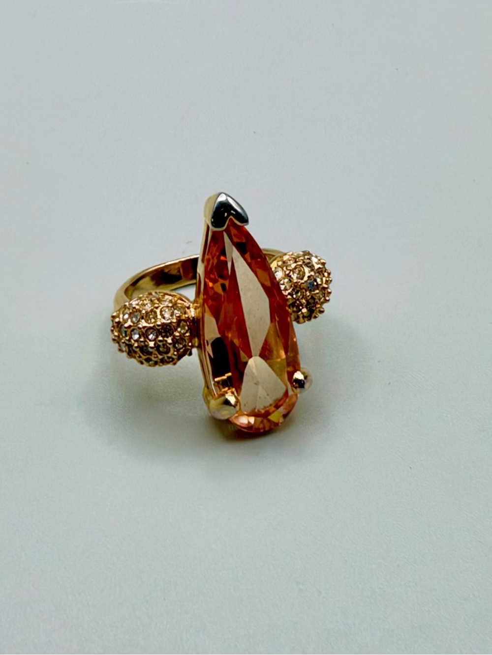 VTG Amber Crystal Teardrop Cocktail Ring Gold Tone Rhinestone Hollywood Regency